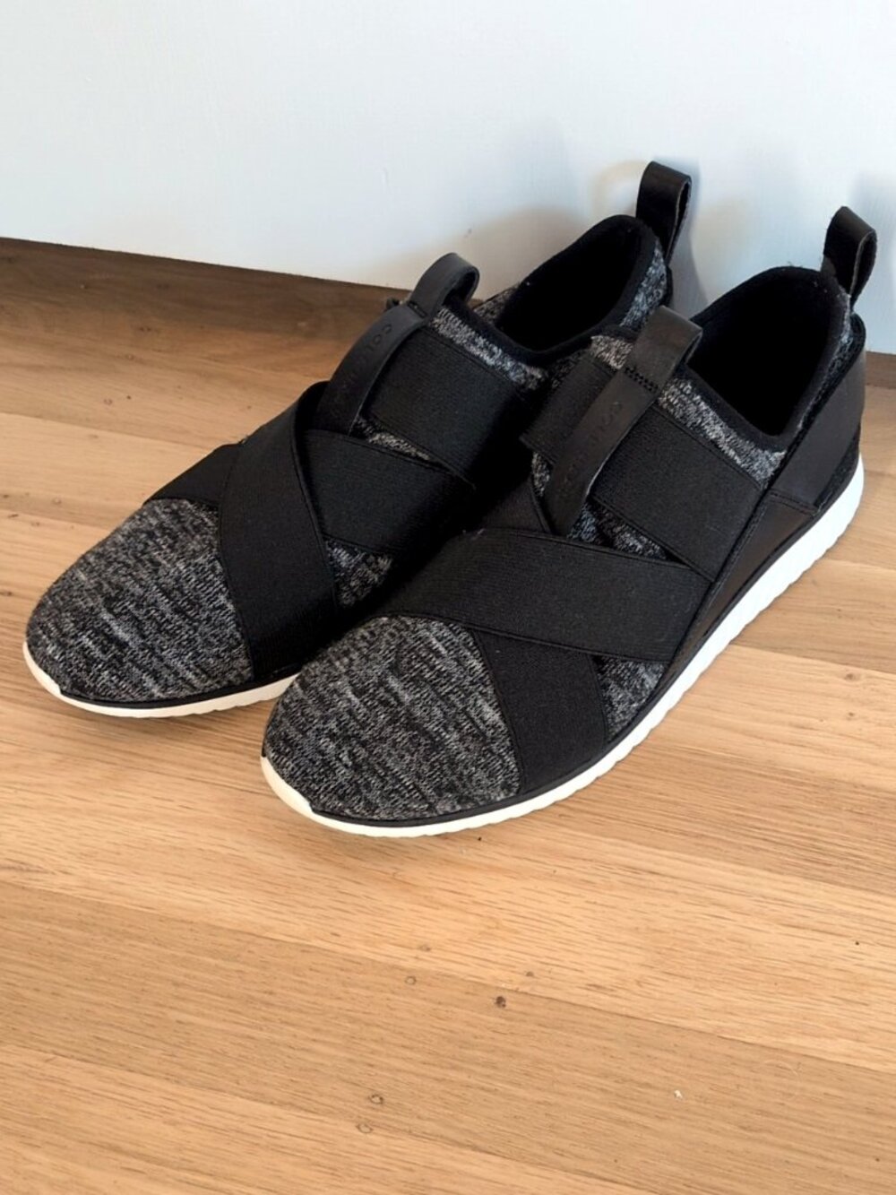 Cole Haan StudioGrand black/white knit cross strap casual sneakers 9.5 B slip-on